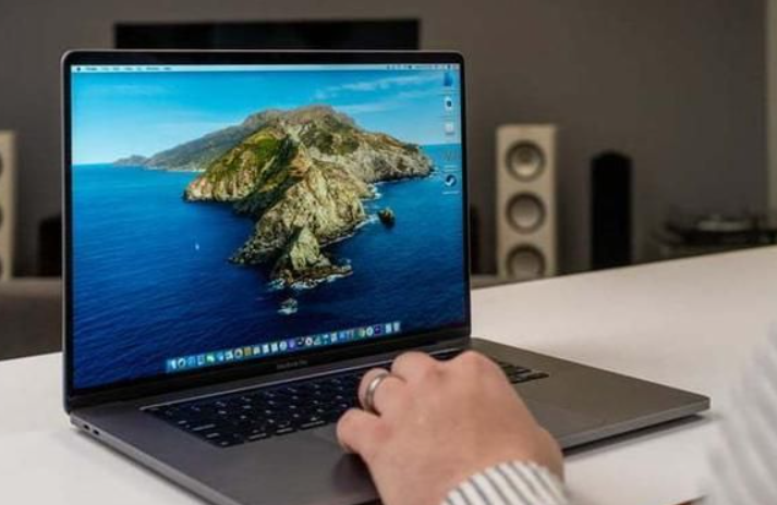 MacBook Pro与MacBook Air：特点及适合人群-第1张图片-挨踢攻城狮